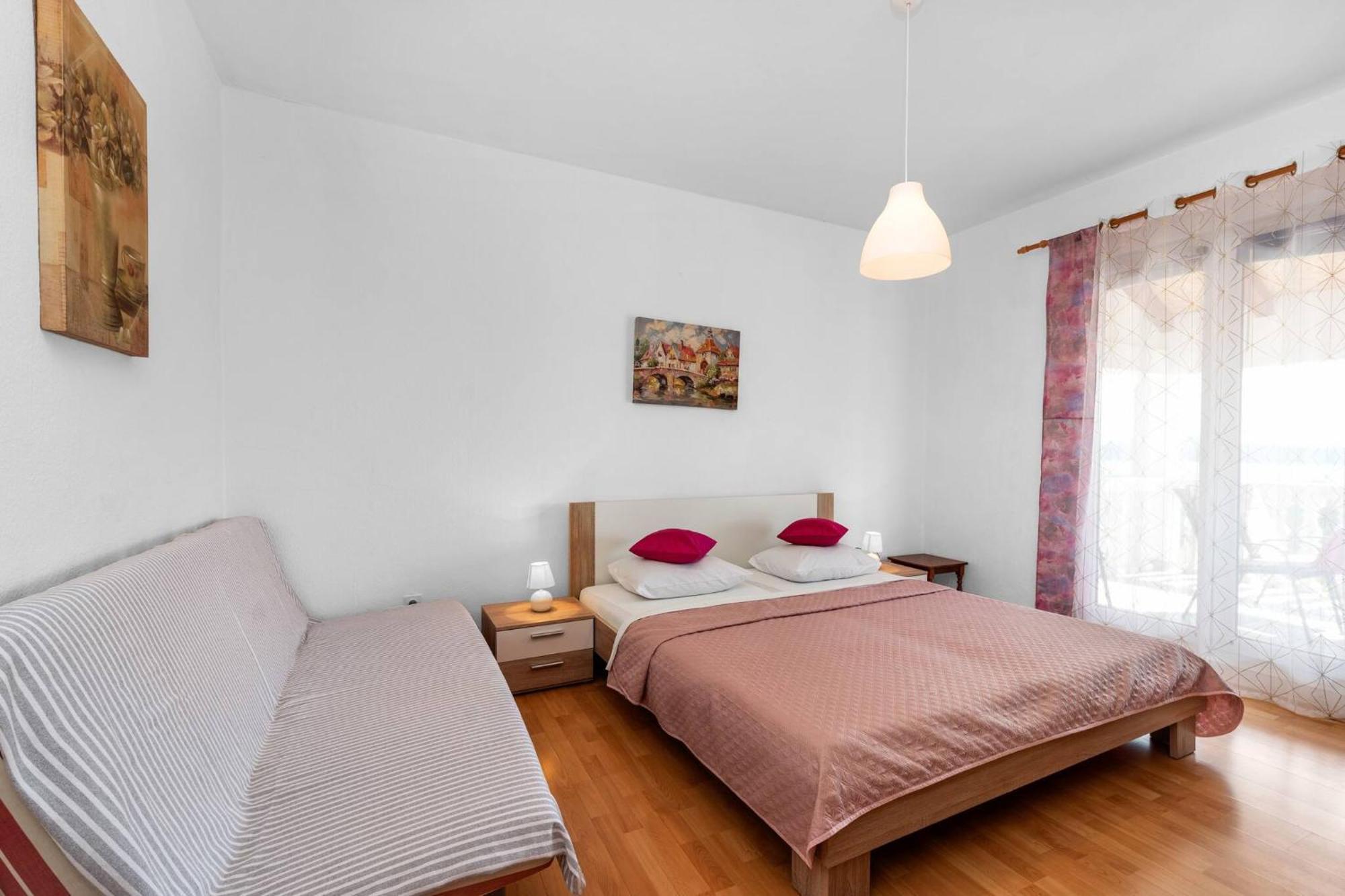 Apartment Lara Tribalj Eksteriør billede